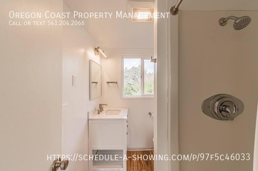Apartment for rent at 529 SW 32nd St, Lincoln City, OR 97367