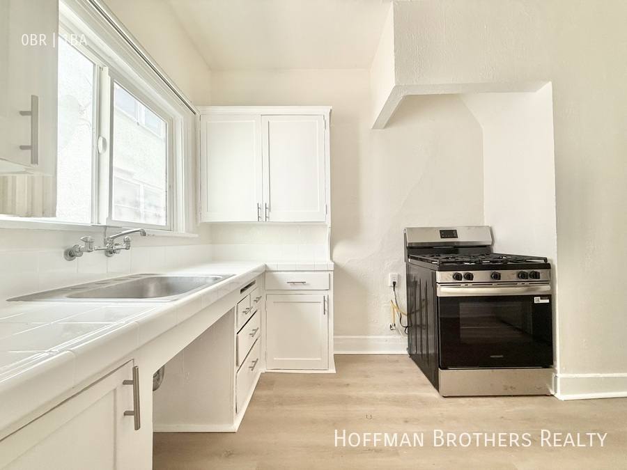Apartment for rent at 207 S Berendo St #107, Los Angeles, CA 90004