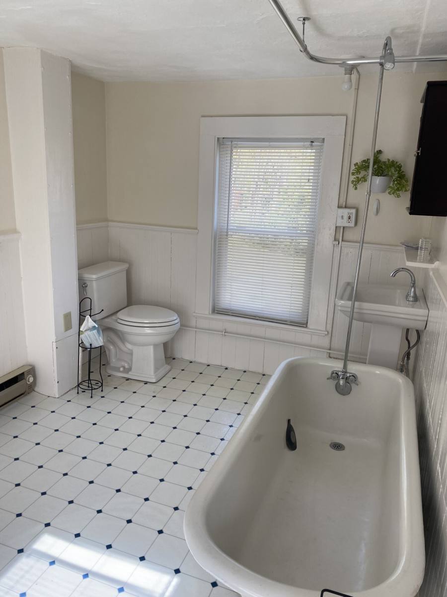 House for rent at 103 Pleasant St #2, Woburn, MA 01801