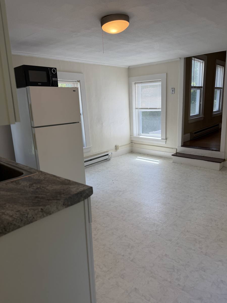 House for rent at 103 Pleasant St #2, Woburn, MA 01801
