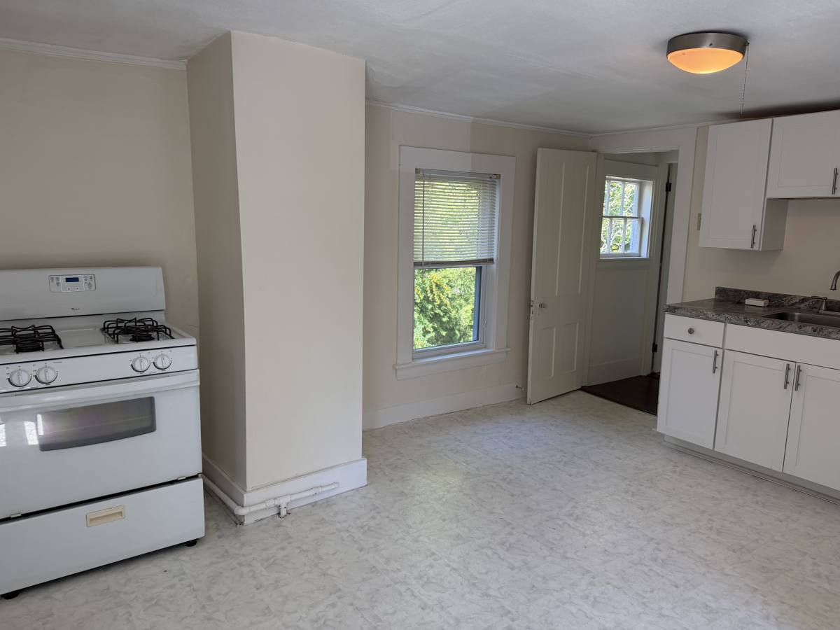 House for rent at 103 Pleasant St #2, Woburn, MA 01801