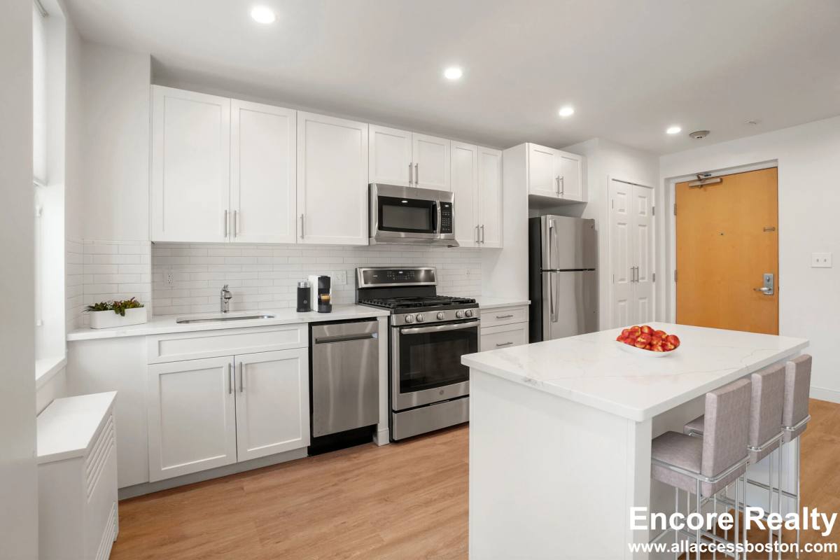 Apartment for rent at 10 Camelot Court #10-6J, Brighton, MA 02135