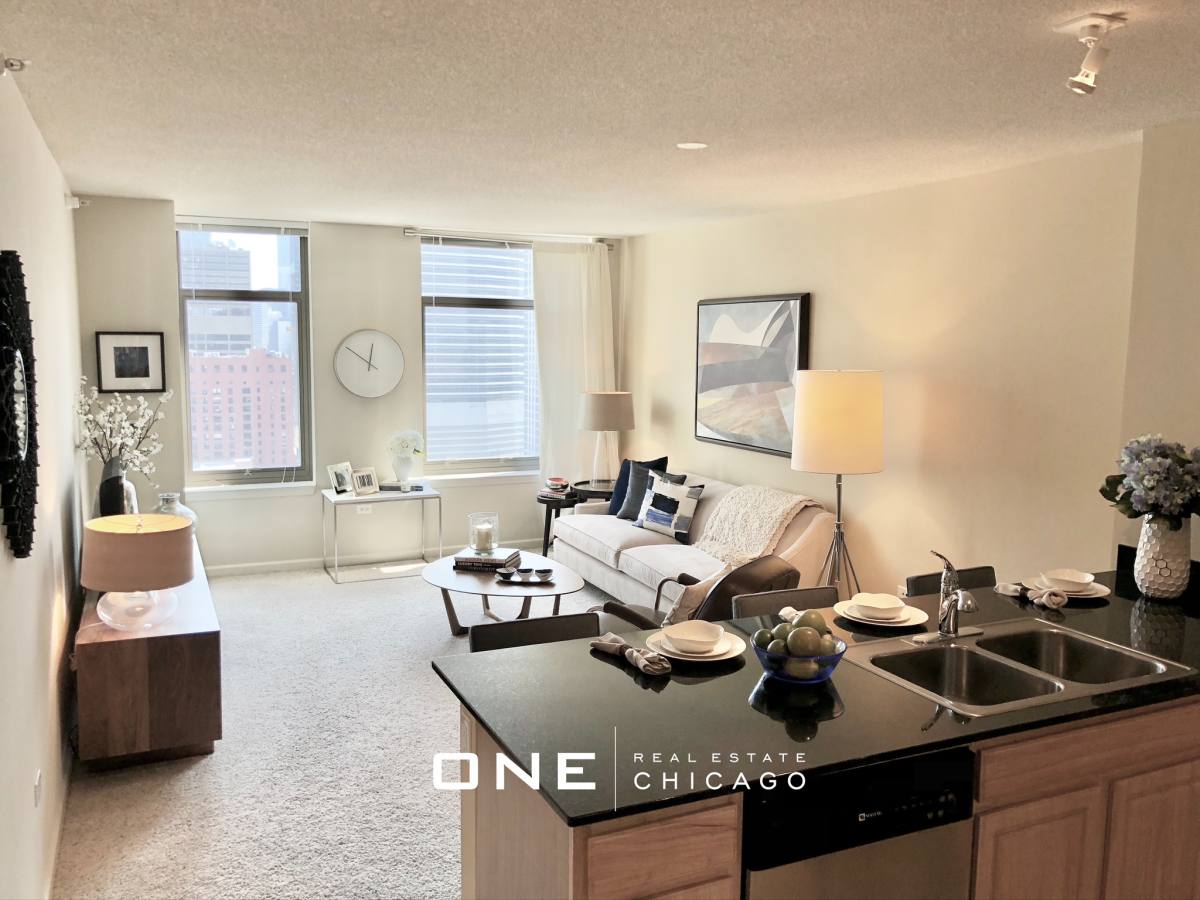 Apartment for rent at 337 N Desplaines #1, Chicago, IL 60661