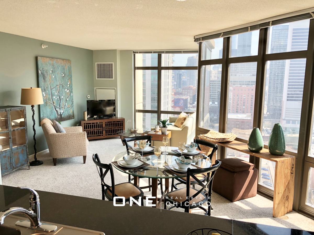 Apartment for rent at 337 N Desplaines #3, Chicago, IL 60661