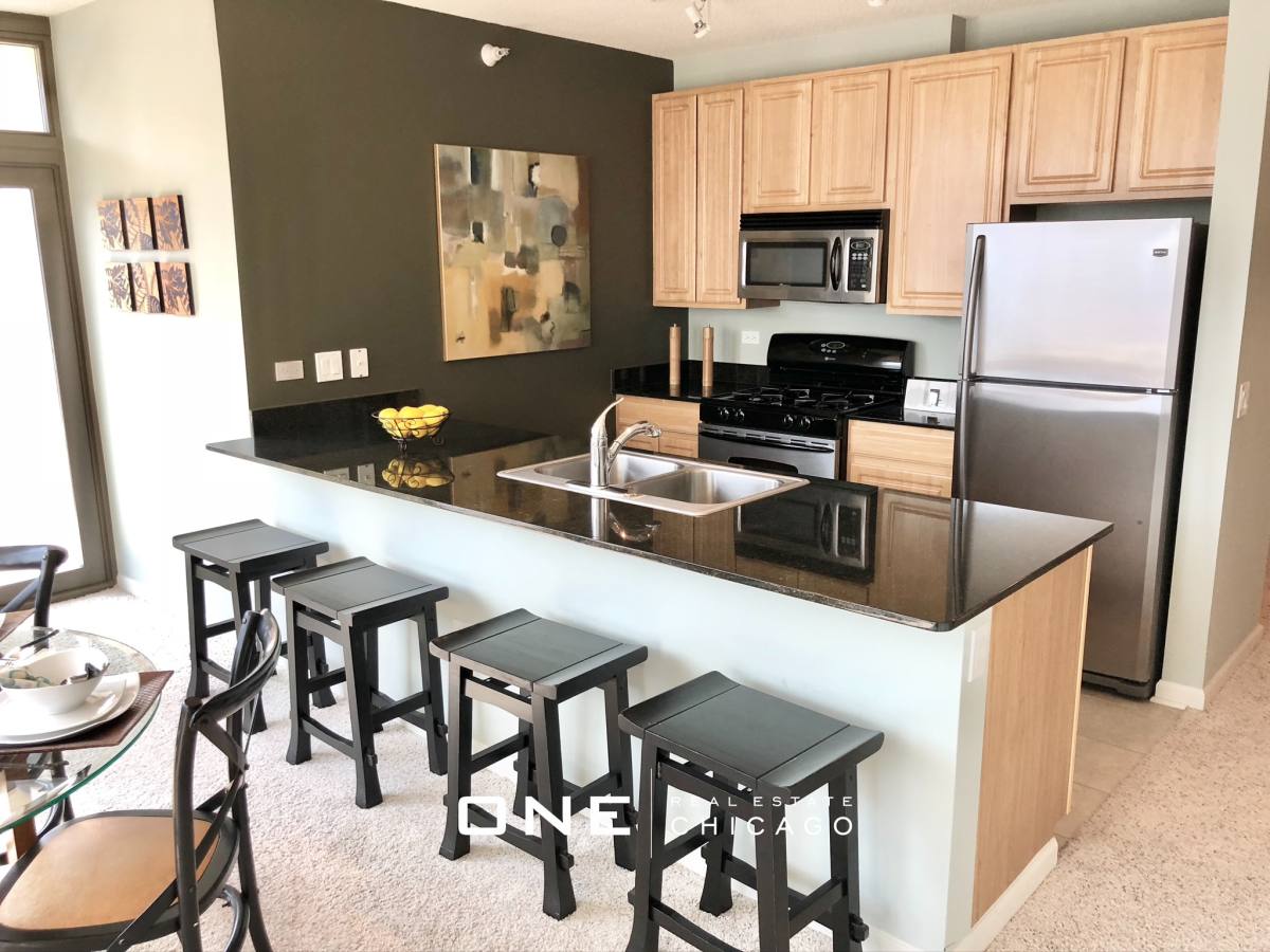 Apartment for rent at 337 N Desplaines #3, Chicago, IL 60661