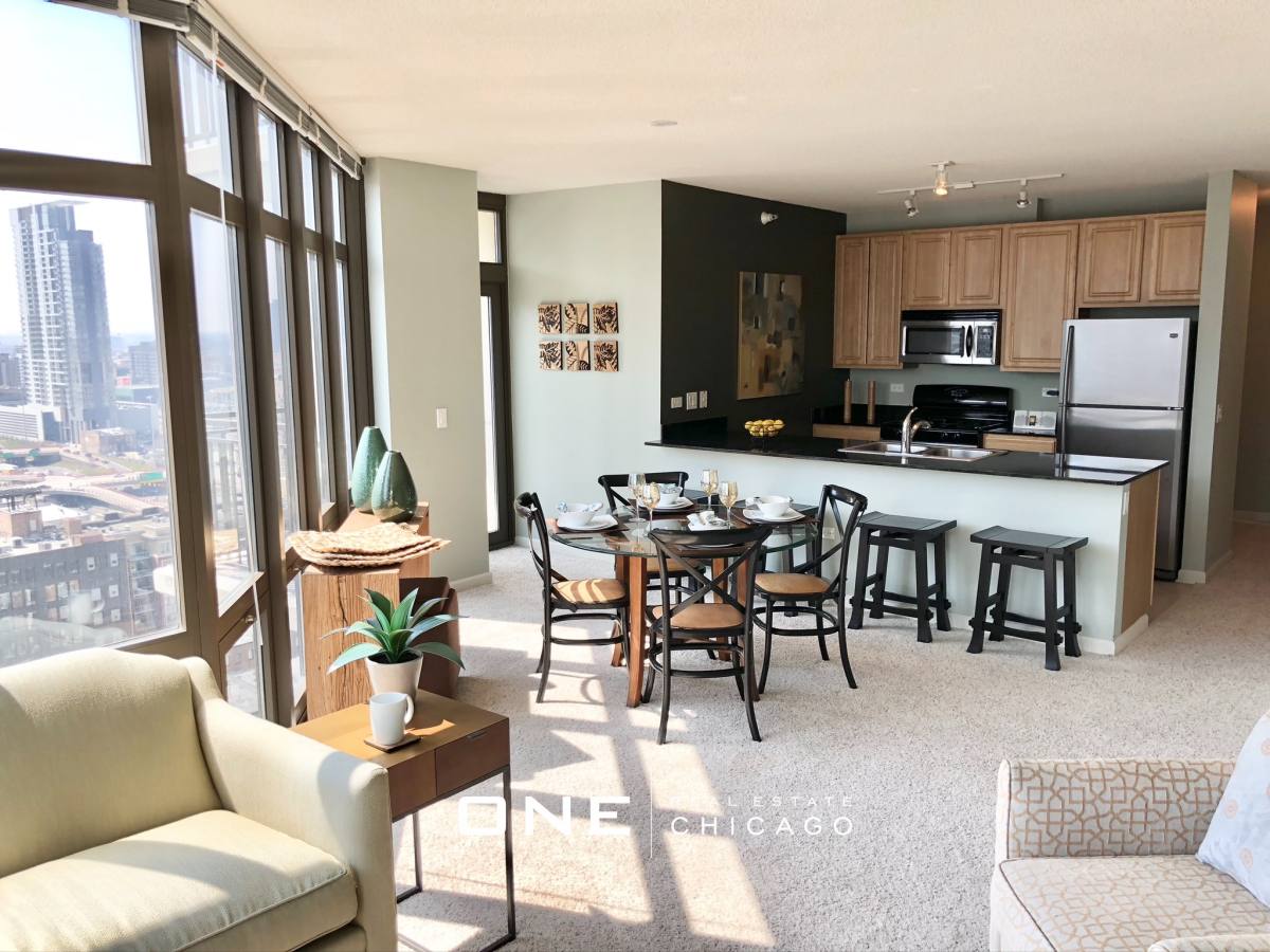 Apartment for rent at 337 N Desplaines #3, Chicago, IL 60661