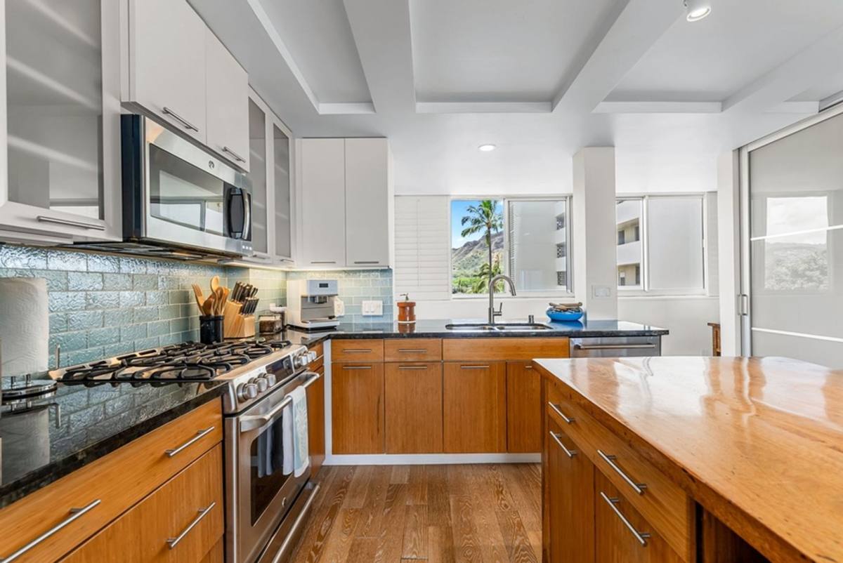 Condo for rent at 2895 Kalakaua Ave, Honolulu, HI 96815