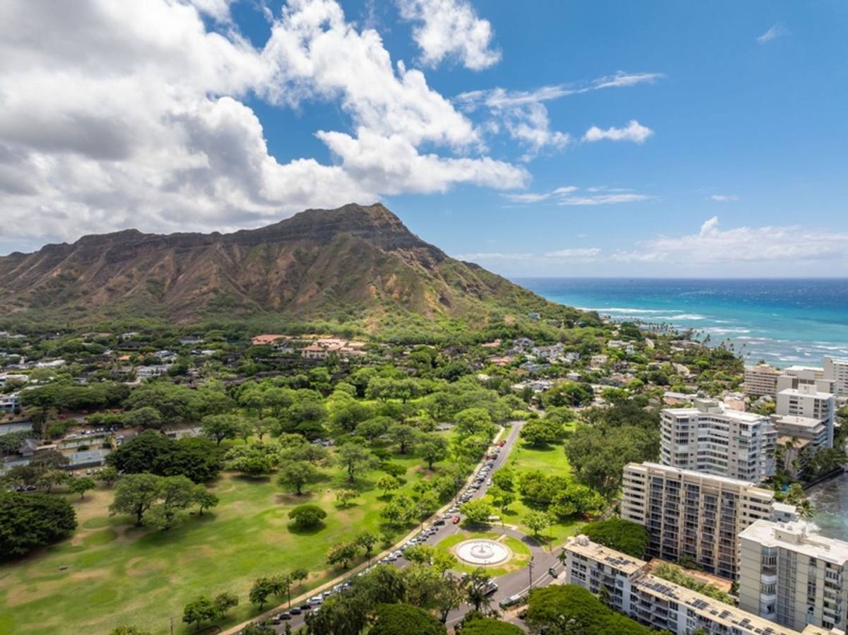 Condo for rent at 2895 Kalakaua Ave, Honolulu, HI 96815