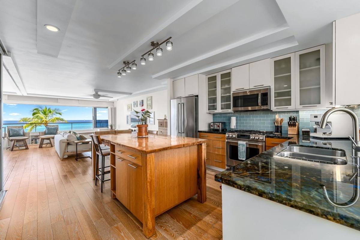 Condo for rent at 2895 Kalakaua Ave, Honolulu, HI 96815
