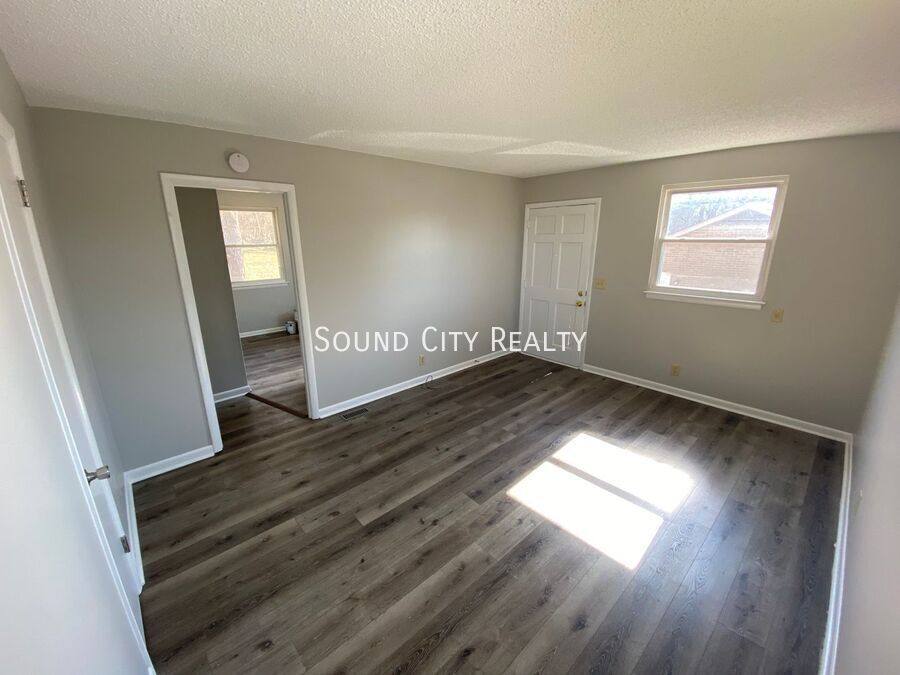 Apartment for rent at 923-B Oak Vale Dr, Hermitage, TN 37076