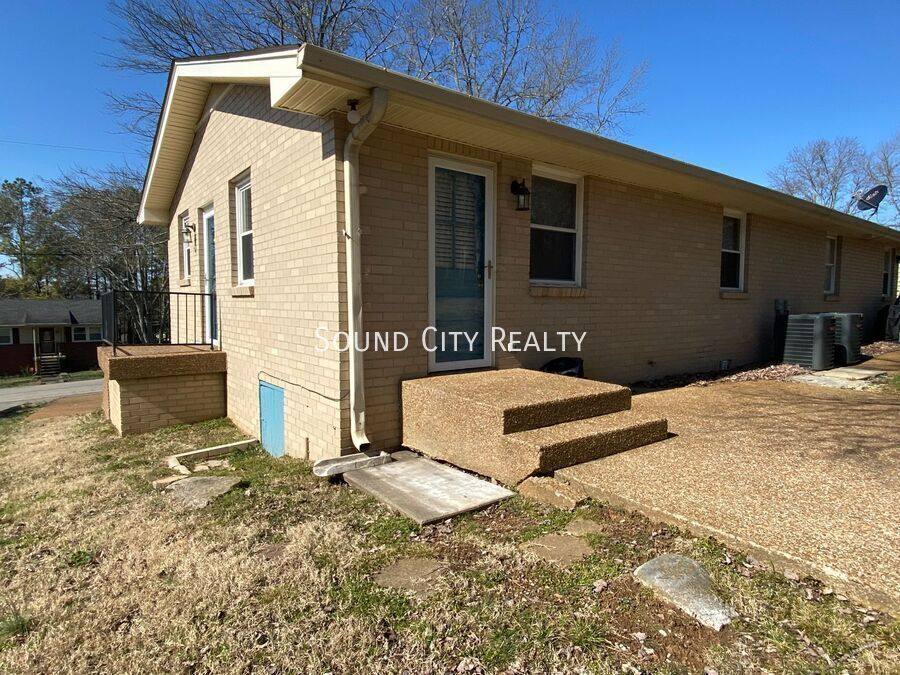 Apartment for rent at 923-B Oak Vale Dr, Hermitage, TN 37076