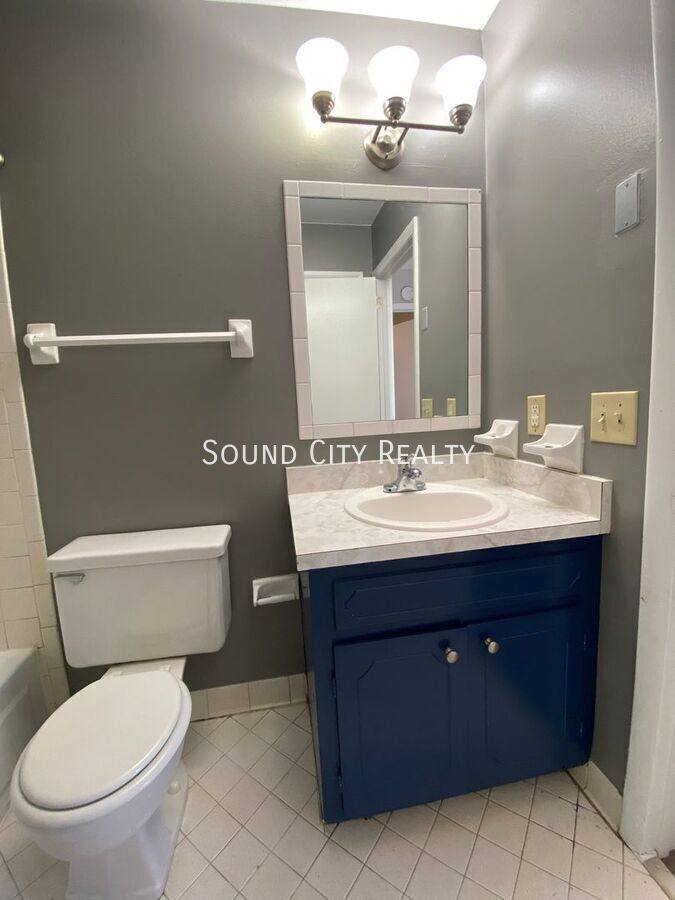Apartment for rent at 923-B Oak Vale Dr, Hermitage, TN 37076