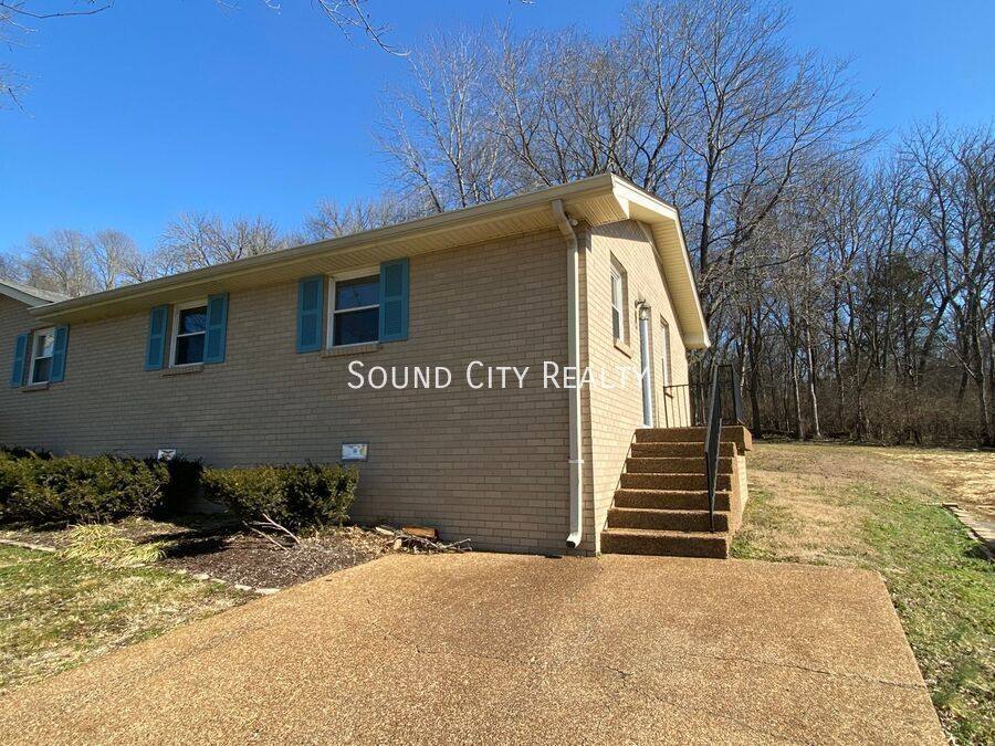 Apartment for rent at 923-B Oak Vale Dr, Hermitage, TN 37076