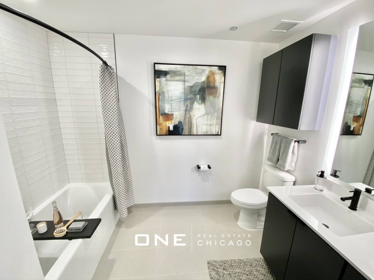 Apartment for rent at 633 W N, Chicago, IL 60610