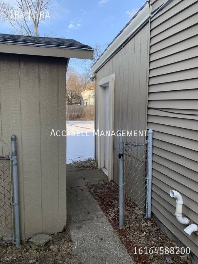 Apartment for rent at 825 Evergreen St SE #WEST, Grand Rapids, MI 49507