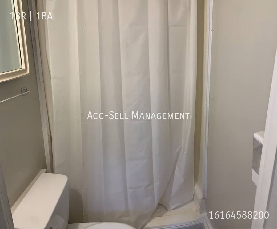 Apartment for rent at 825 Evergreen St SE #WEST, Grand Rapids, MI 49507