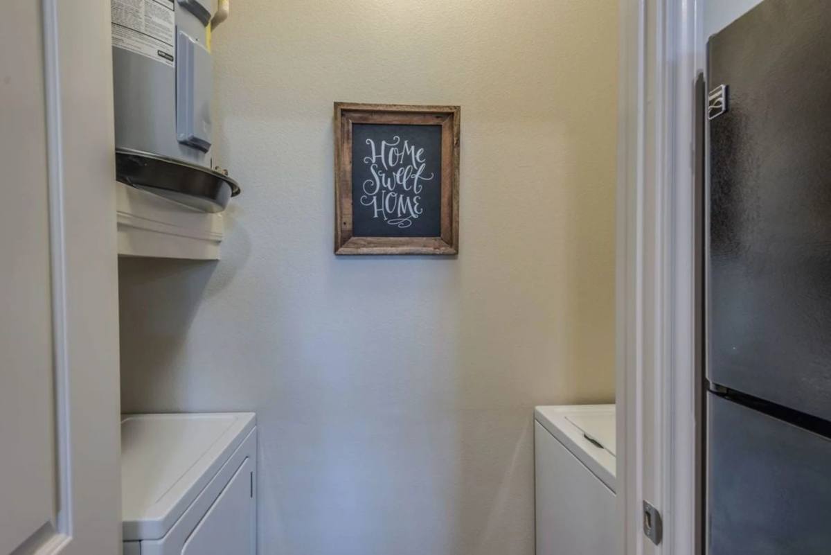 Apartment for rent at 2205 W 11th St #HW11, Houston, TX 77008