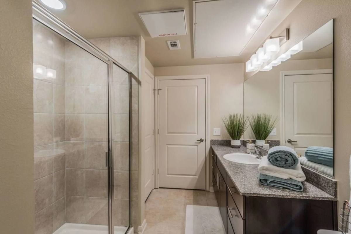 Apartment for rent at 2205 W 11th St #HW11, Houston, TX 77008