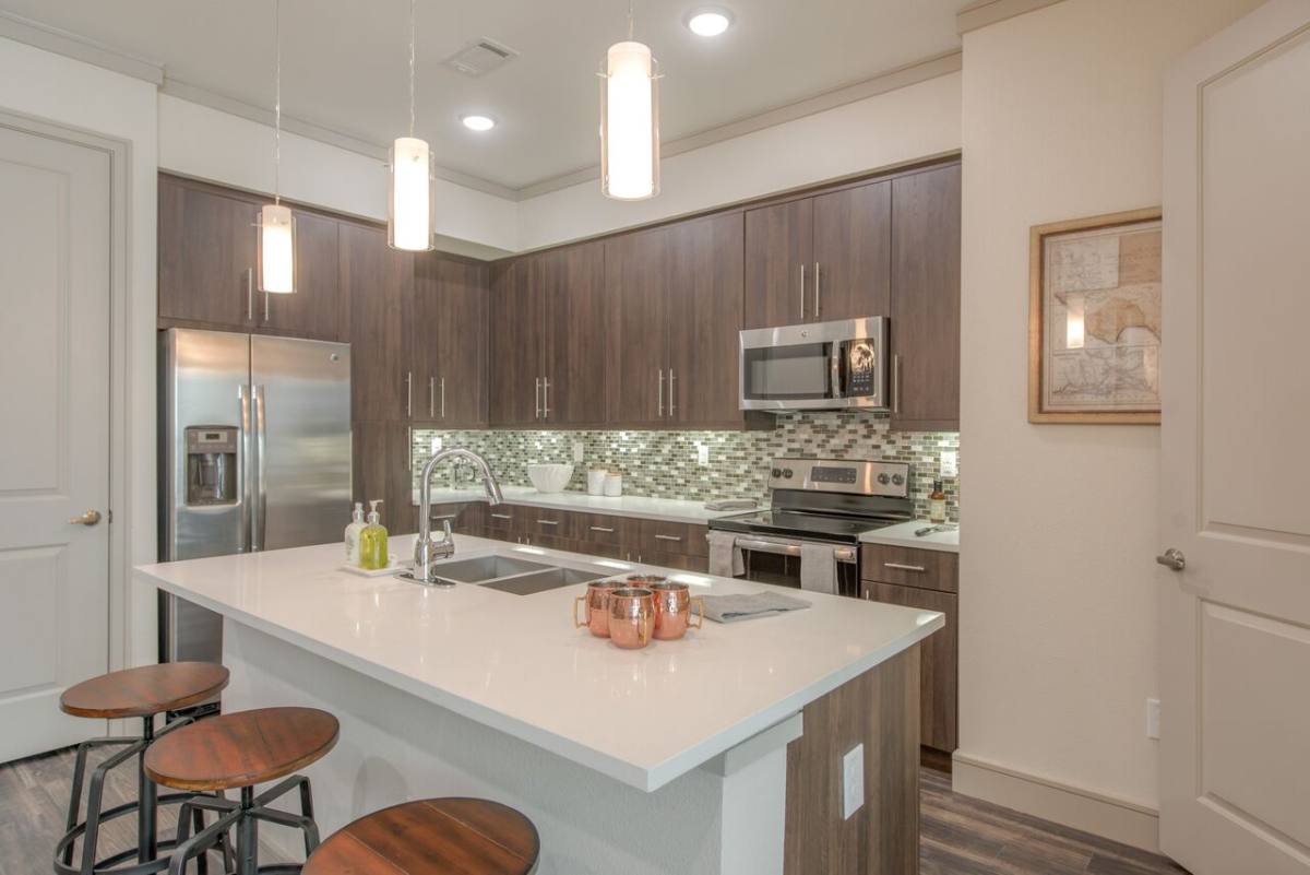 Apartment for rent at 1800 Saint Joseph Parkway #THD1, Houston, TX 77003