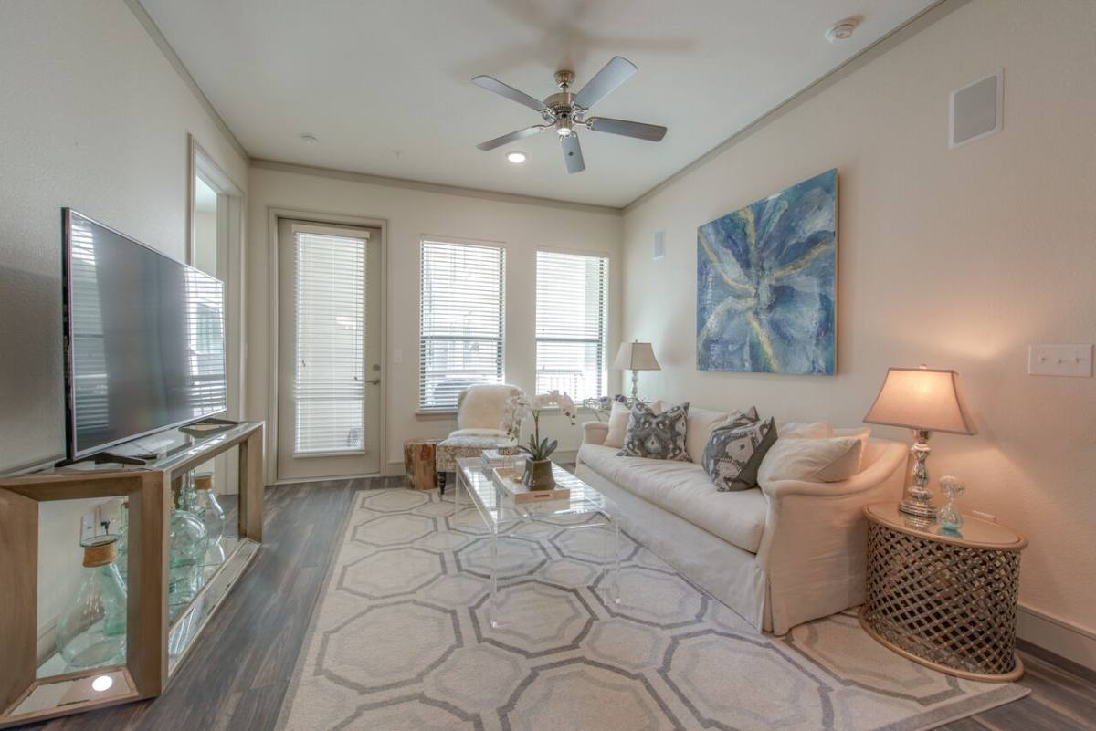 Apartment for rent at 1800 Saint Joseph Parkway #THD1, Houston, TX 77003