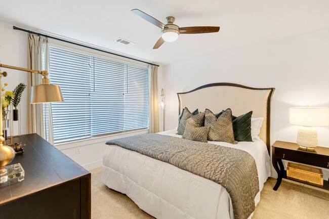 Apartment for rent at 3737 Cogdell St #HPW1, Houston, TX 77019