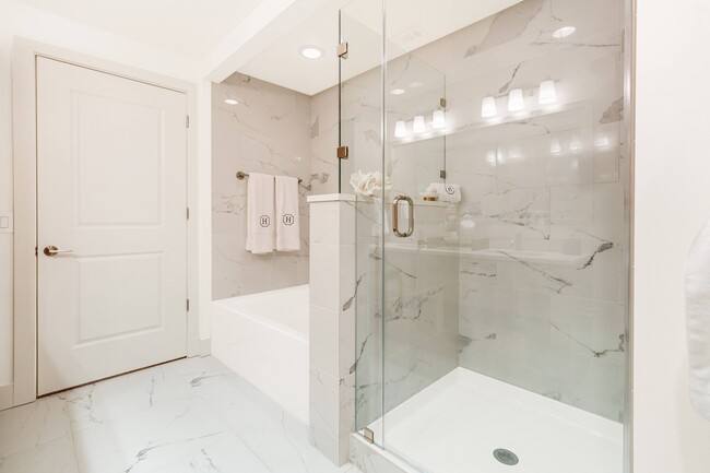 Apartment for rent at 3737 Cogdell St #HPW1, Houston, TX 77019