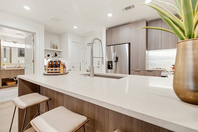 Apartment for rent at 3737 Cogdell St #HPW1, Houston, TX 77019