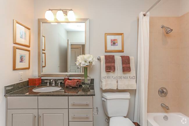 Apartment for rent at 1400 McKinney St #OPP1, Houston, TX 77010