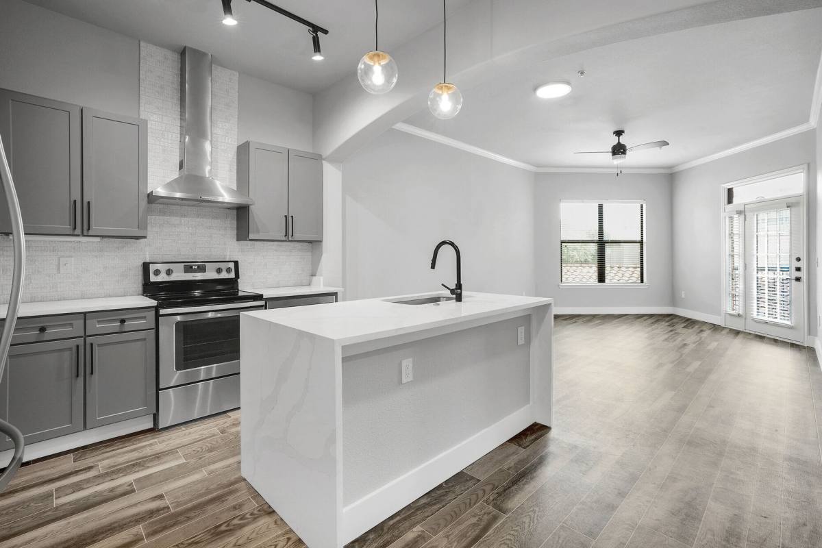 Apartment for rent at 600 Studemont St #TF1, Houston, TX 77007