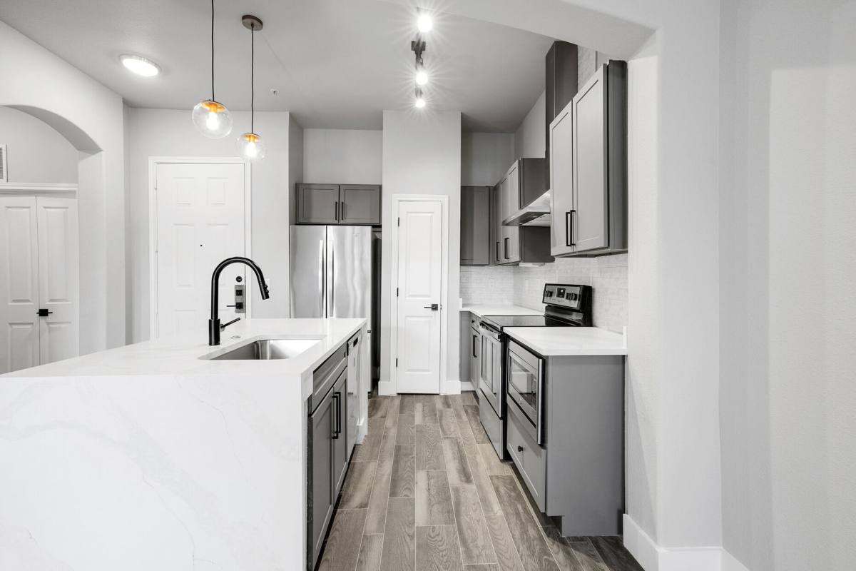 Apartment for rent at 600 Studemont St #TF1, Houston, TX 77007
