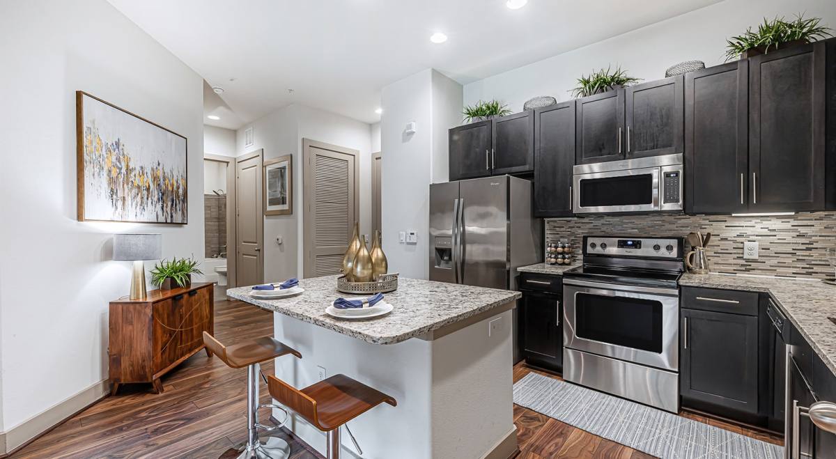 Apartment for rent at 2626 Fountain View Dr #26FW1, Houston, TX 77057
