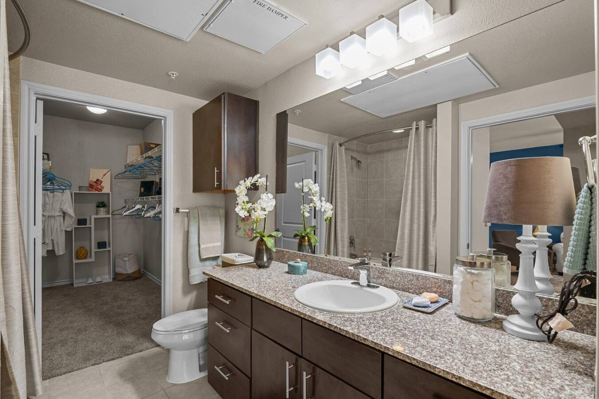 Apartment for rent at 2121 Ella Blvd #21EA, Houston, TX 77008