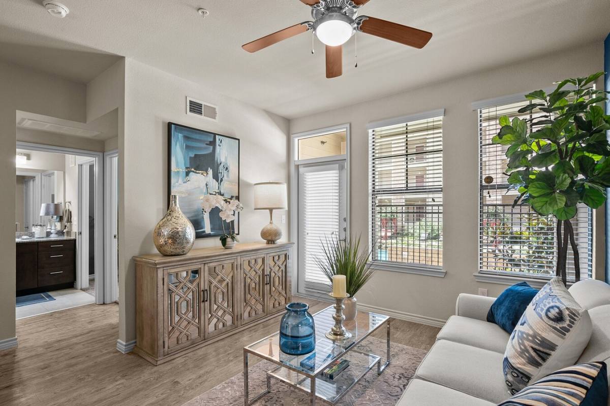 Apartment for rent at 2121 Ella Blvd #21EA, Houston, TX 77008