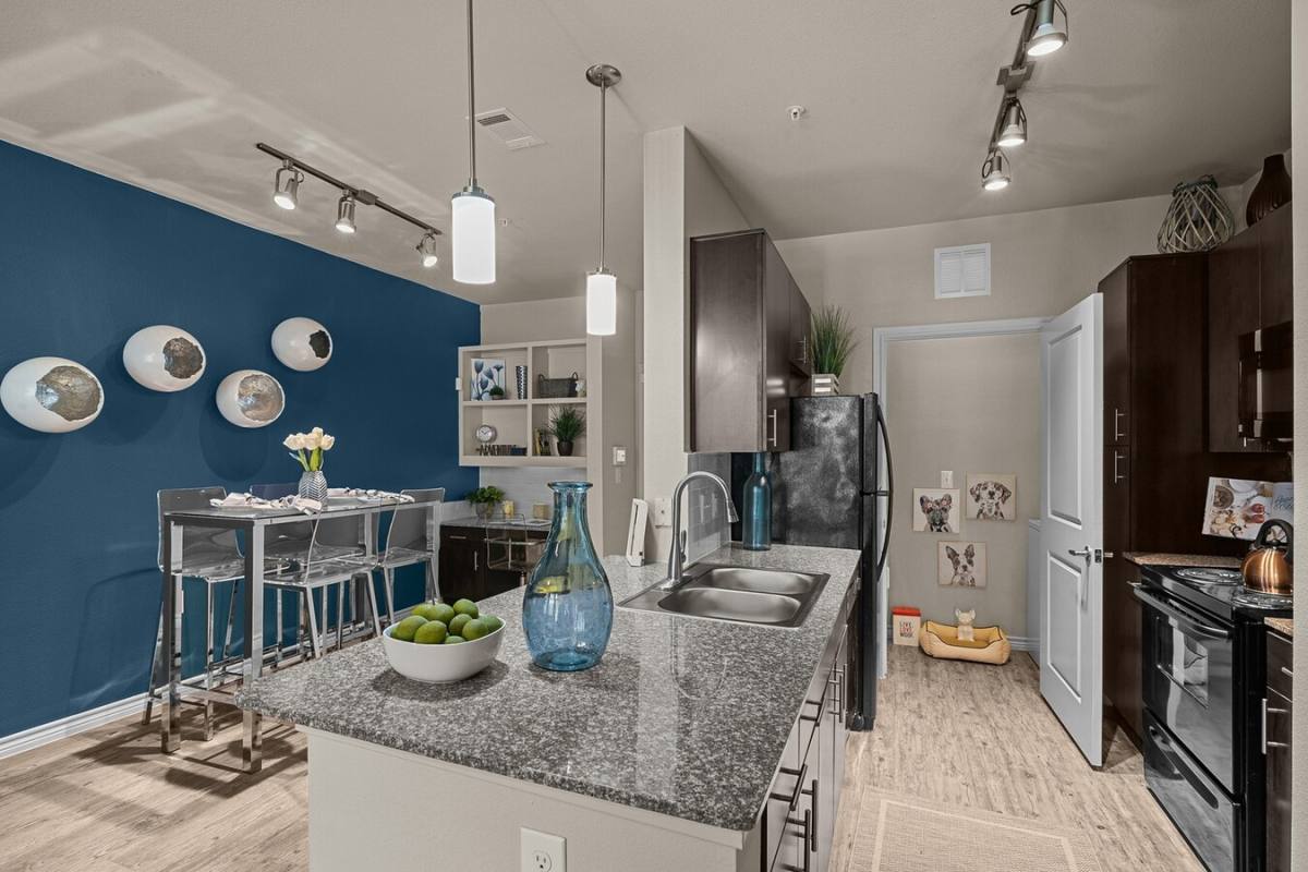 Apartment for rent at 2121 Ella Blvd #21EA, Houston, TX 77008