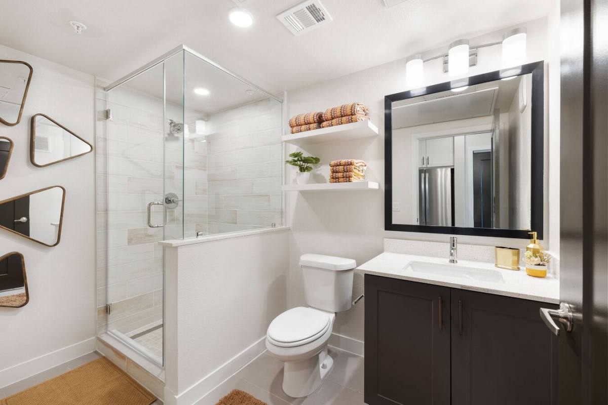 Apartment for rent at 2121 Edwards St #AHSY2, Houston, TX 77007