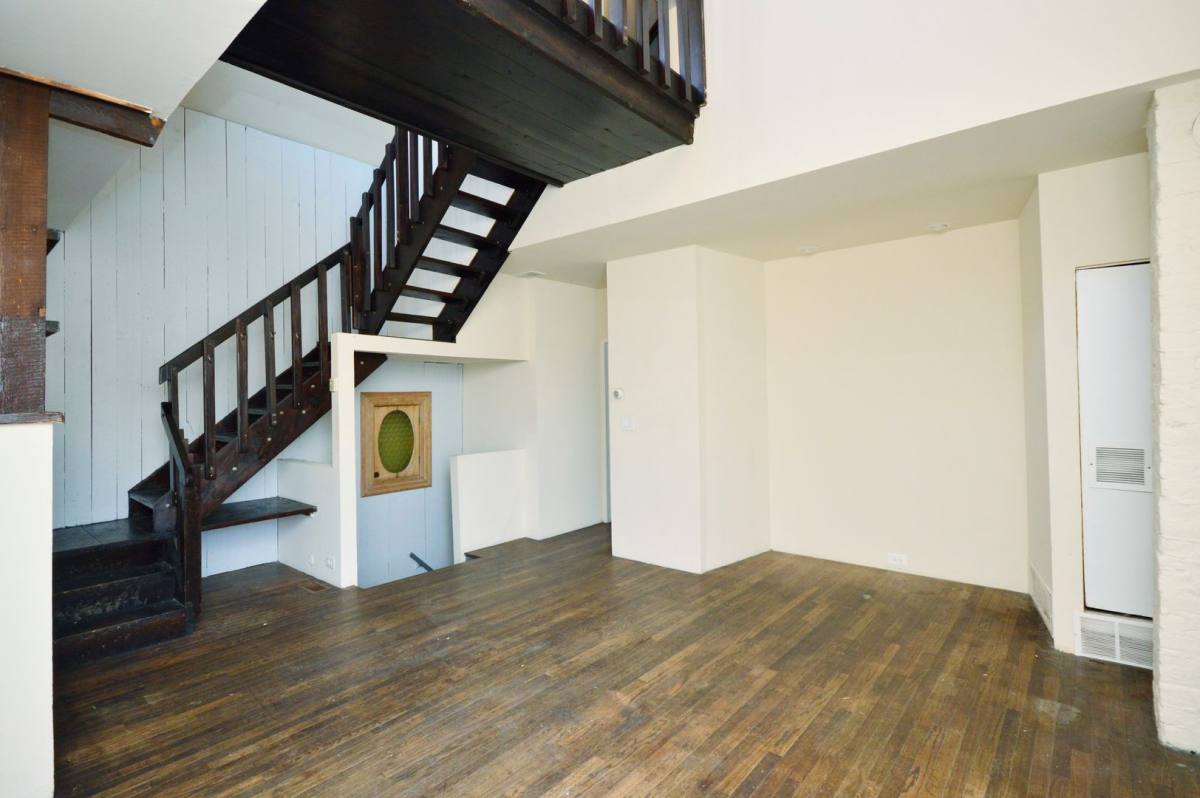Apartment for rent at 888 W Lill Ave #2F, Chicago, IL 60614