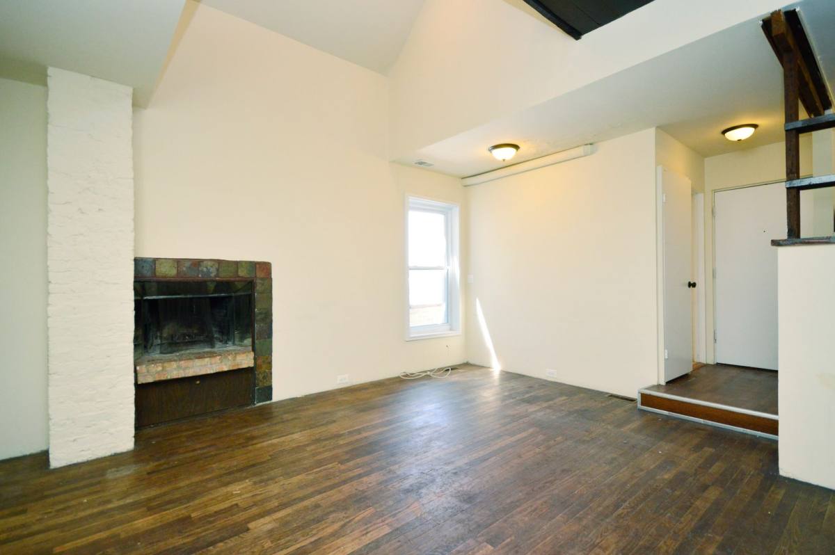 Apartment for rent at 888 W Lill Ave #2F, Chicago, IL 60614