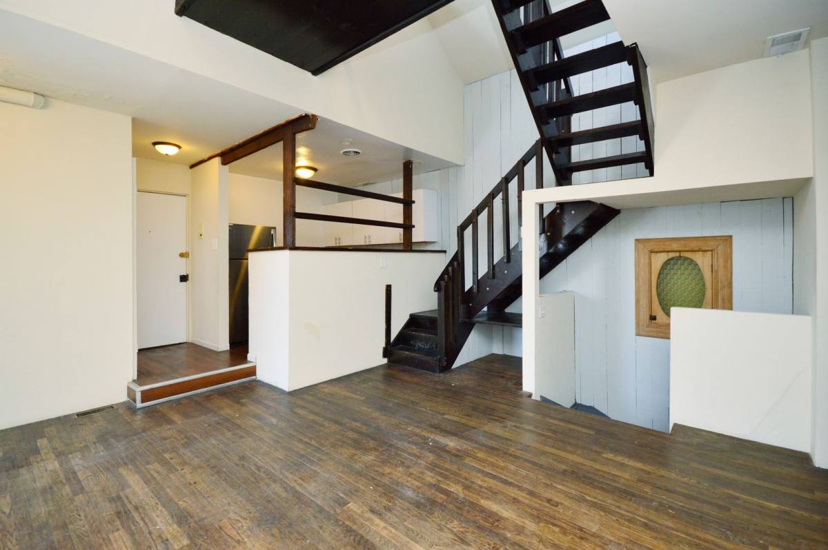 Apartment for rent at 888 W Lill Ave #2F, Chicago, IL 60614