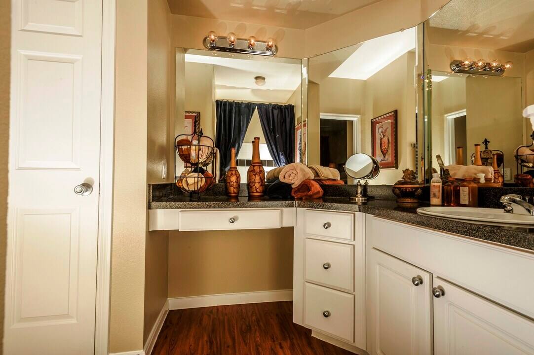 Apartment for rent at 5045 Crenshaw Rd, Pasadena, TX 77505