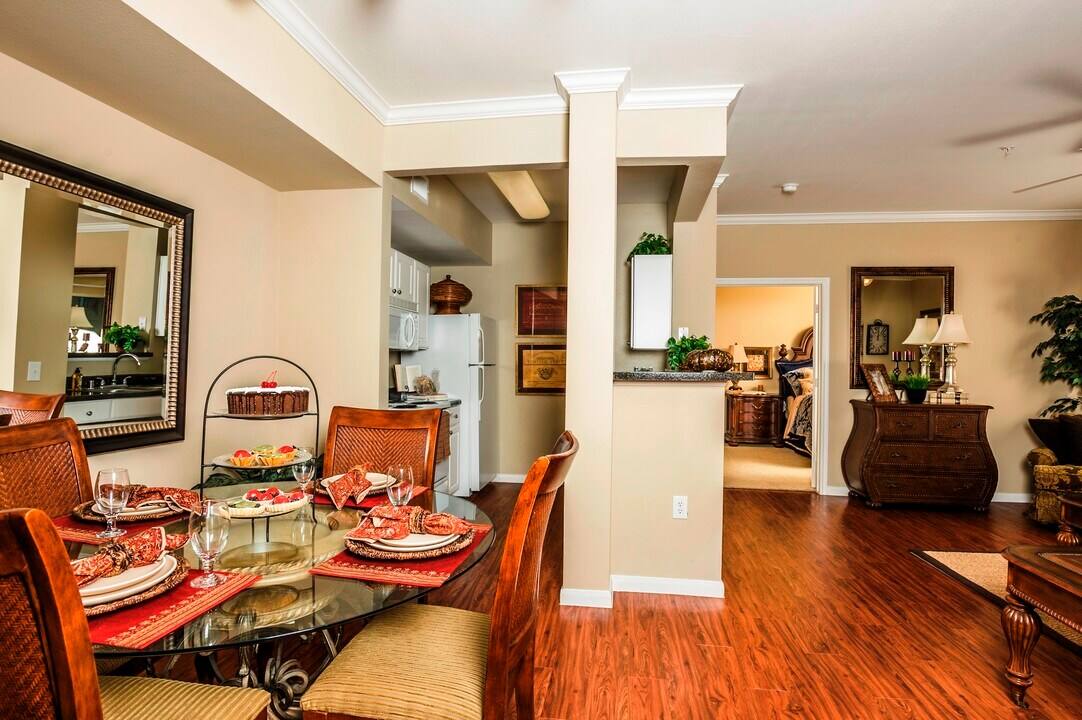 Apartment for rent at 5045 Crenshaw Rd, Pasadena, TX 77505
