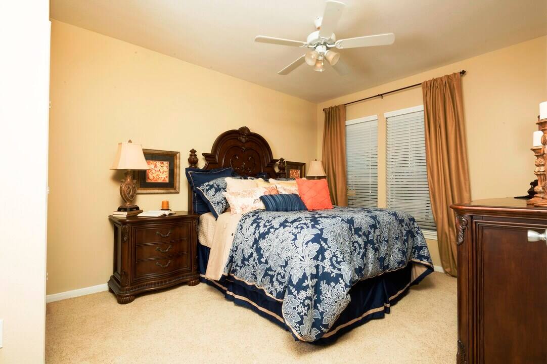Apartment for rent at 5045 Crenshaw Rd, Pasadena, TX 77505
