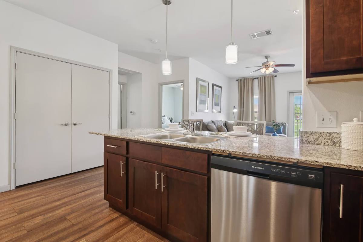 Apartment for rent at 5400 Crenshaw Rd #CNG, Pasadena, TX 77505