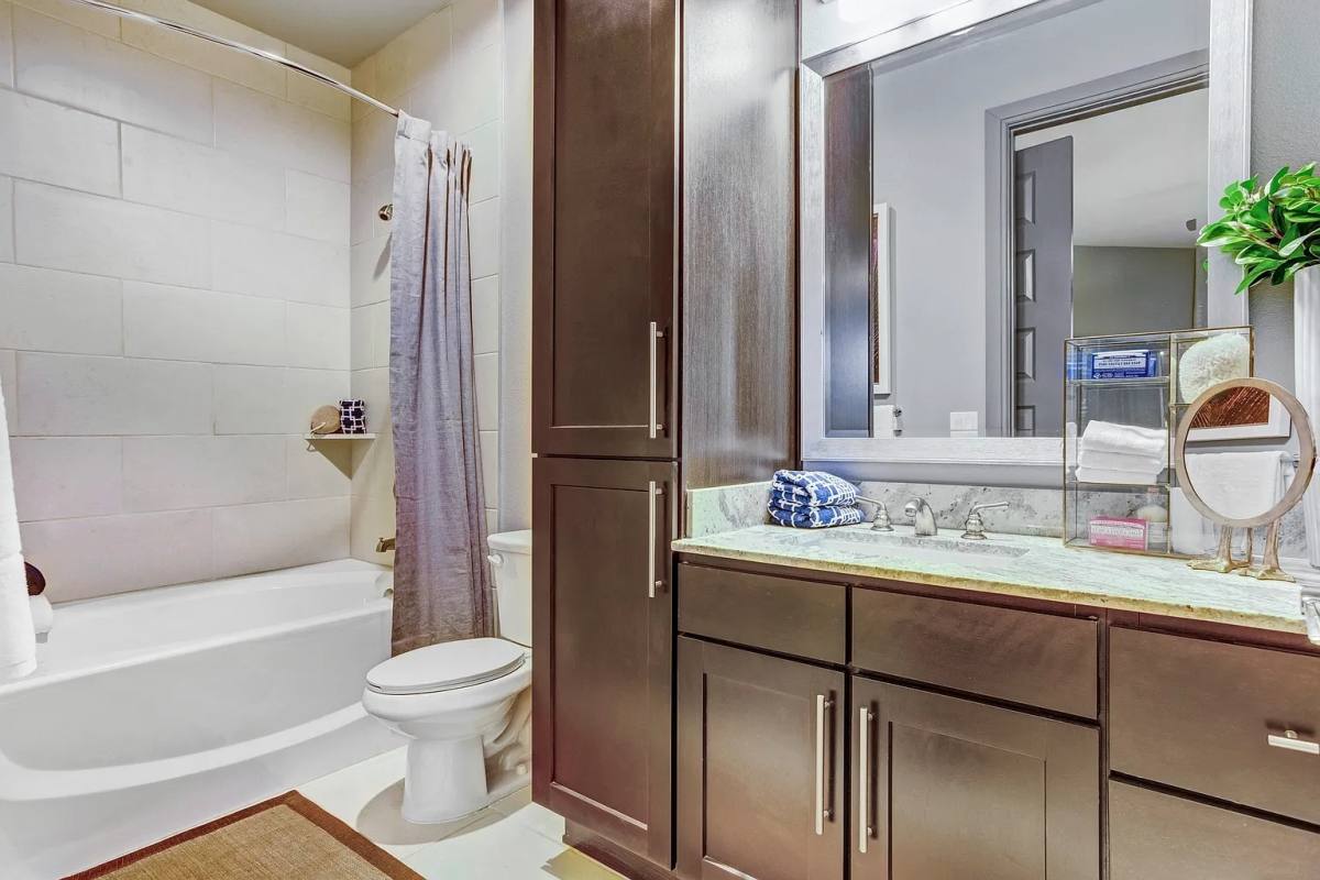 Apartment for rent at 2305 W Alabama St #GUK, Houston, TX 77098