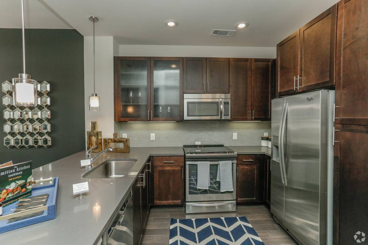 Apartment for rent at 525 W 24th St #HNH2, Houston, TX 77008