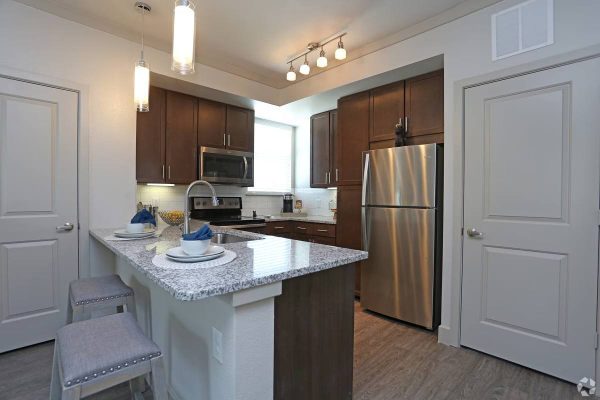 Apartment for rent at 331 Forest Center Dr #KLG2, Kingwood, TX 77339