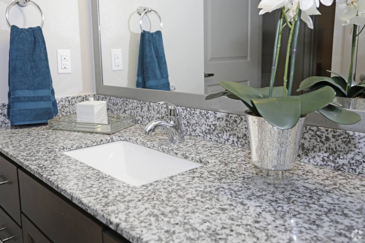 Apartment for rent at 331 Forest Center Dr #KLG2, Kingwood, TX 77339