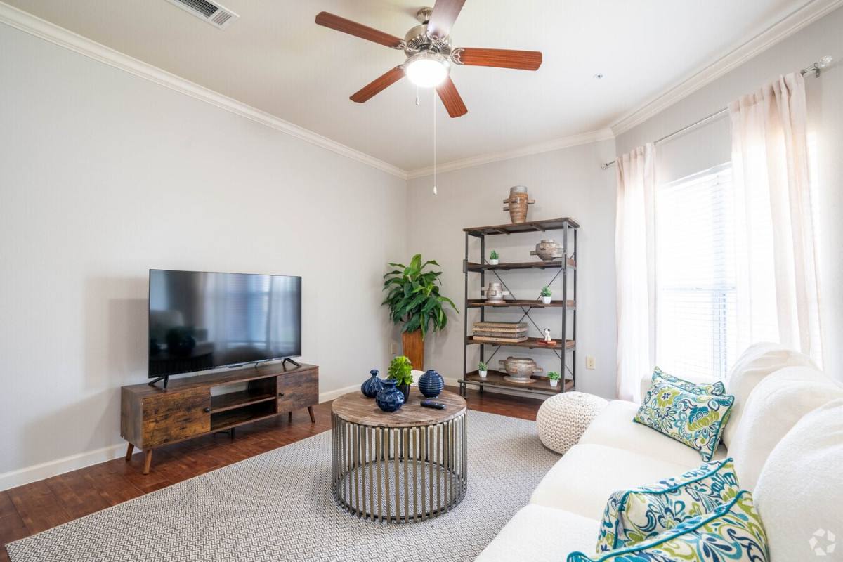 Apartment for rent at 2800 W Baker Rd #OXCC, Baytown, TX 77521
