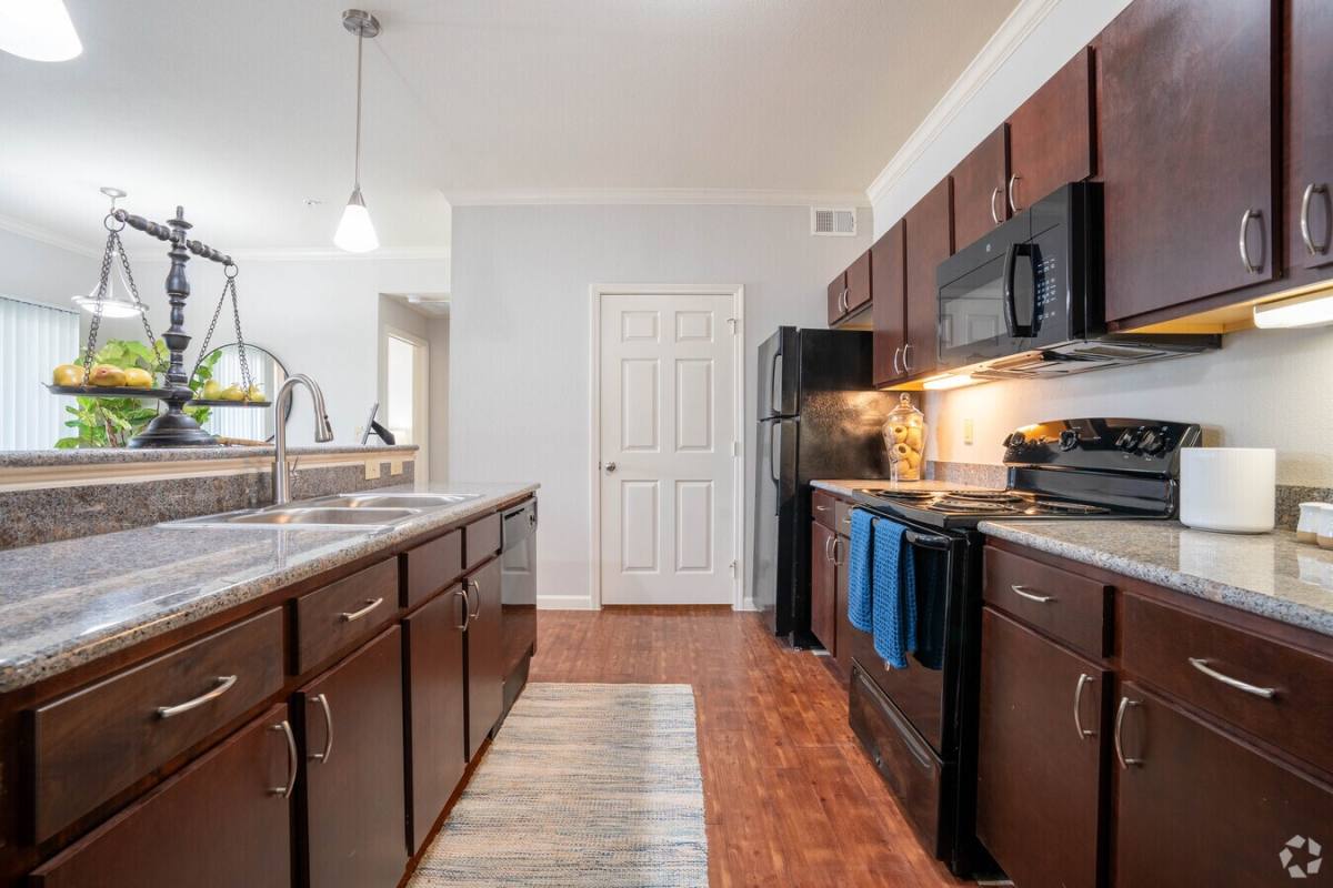 Apartment for rent at 2800 W Baker Rd #OXCC, Baytown, TX 77521