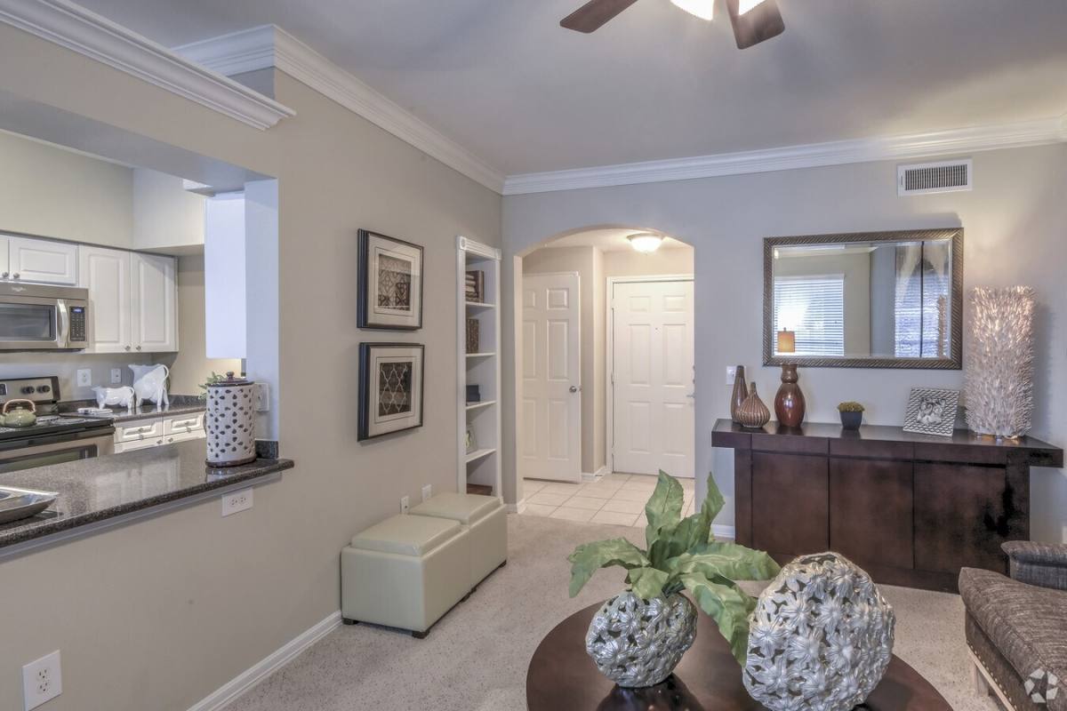Apartment for rent at 1615 Hermann Dr #TPMD2, Houston, TX 77004