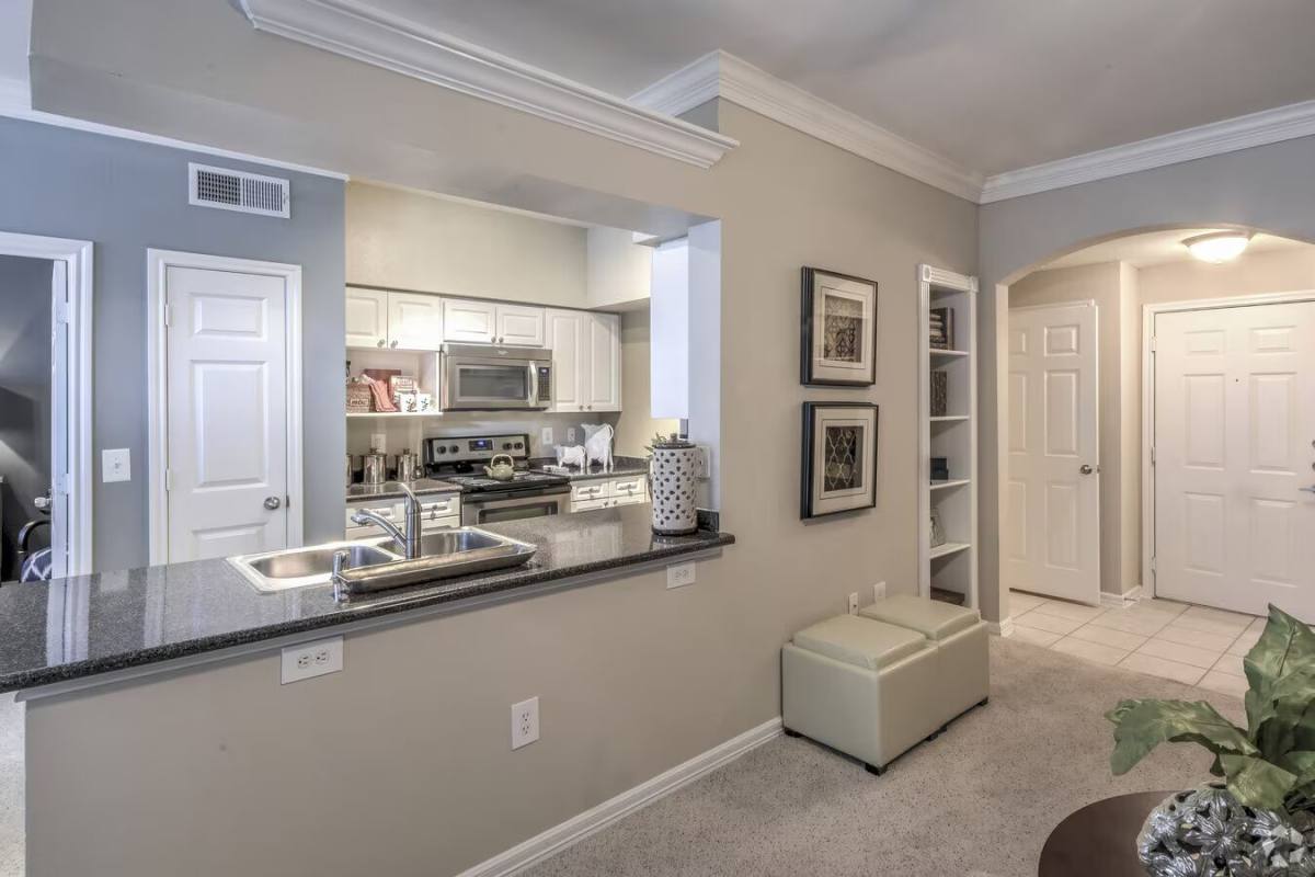 Apartment for rent at 1615 Hermann Dr #TPMD2, Houston, TX 77004